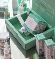 Packaging skincare in esposizione