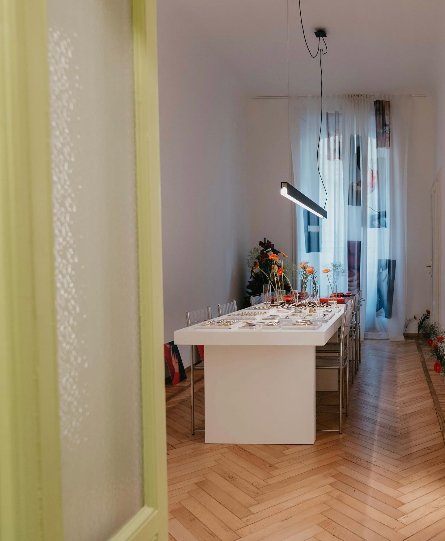 Allestimento condiviso con prodotti di più brand